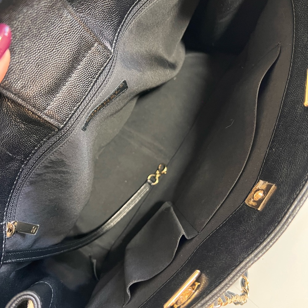 Chanel Timeless Caviar Leather Classic Tote - Picture 7 of 16